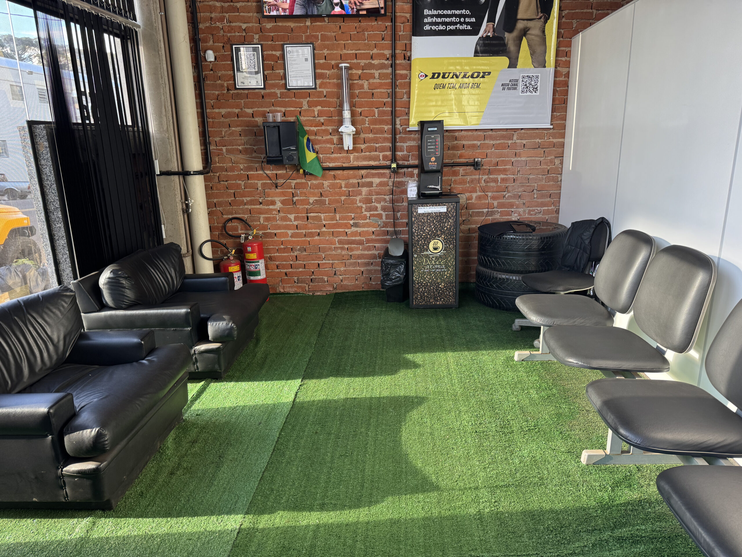 Sala de espera da Grid Auto Center
